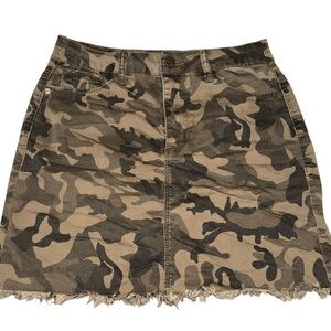 Xoxo camo skirt size 7